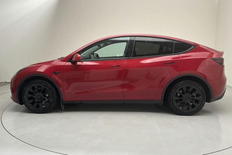 Tesla Model Y bild 2
