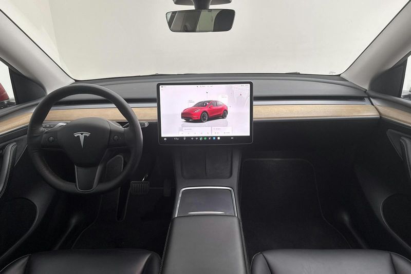 Tesla Model Y bild 6
