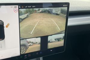 Tesla Model 3 bild 11