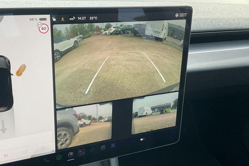 Tesla Model 3 bild 11