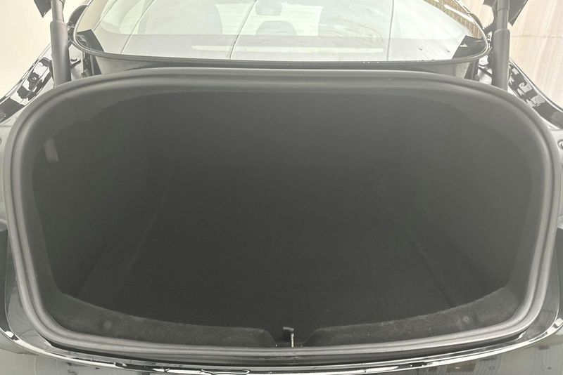 Tesla Model 3 bild 9