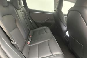 Tesla Model 3 bild 8
