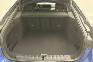 BMW i4 bild 9