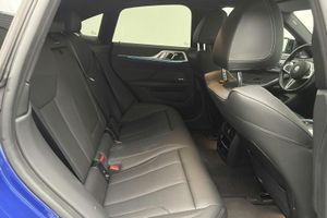 BMW i4 bild 8