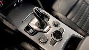 Alfa Romeo Stelvio bild 15