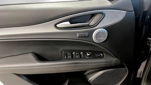 Alfa Romeo Stelvio bild 11