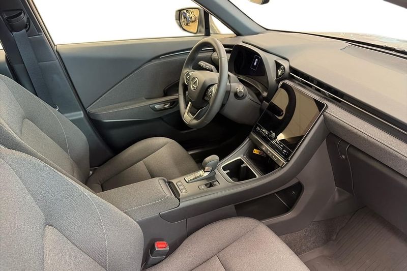 Lexus LBX bild 6