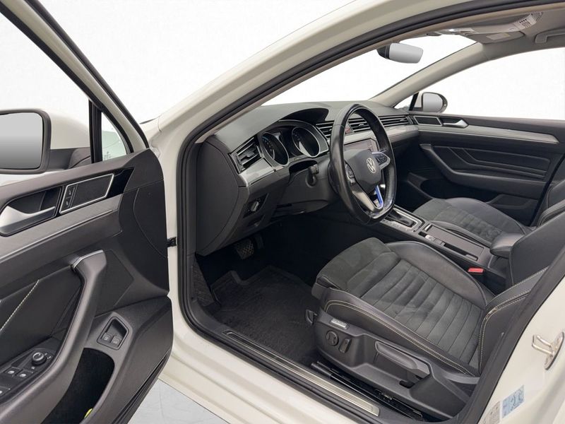 Volkswagen Passat bild 8