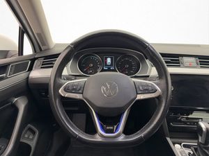 Volkswagen Passat bild 10
