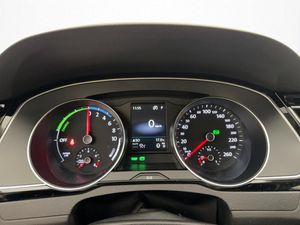 Volkswagen Passat bild 15