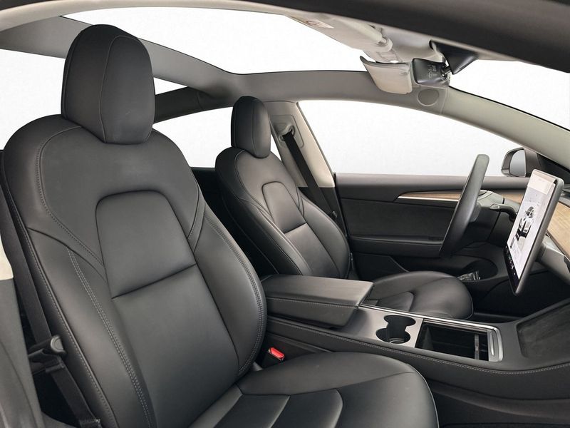 Tesla Model 3 bild 18