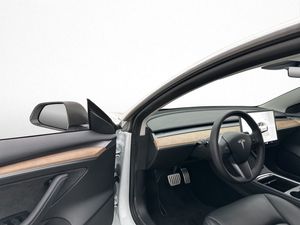 Tesla Model 3 bild 12