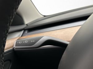 Tesla Model 3 bild 33