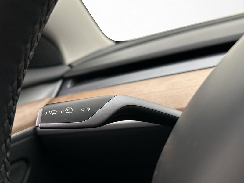 Tesla Model 3 bild 33