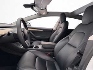 Tesla Model 3 bild 13