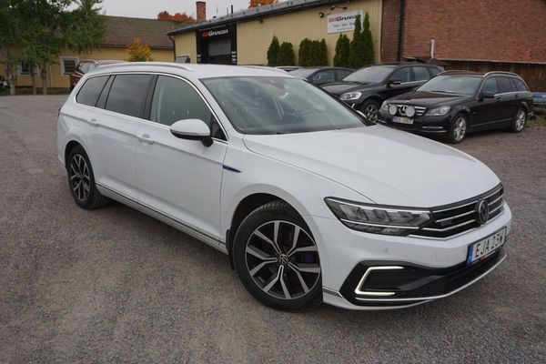 Volkswagen Passat Sportscombi GTE 1.4 TSI GTE AUT/Drag/B-kamera/GPS - 2023