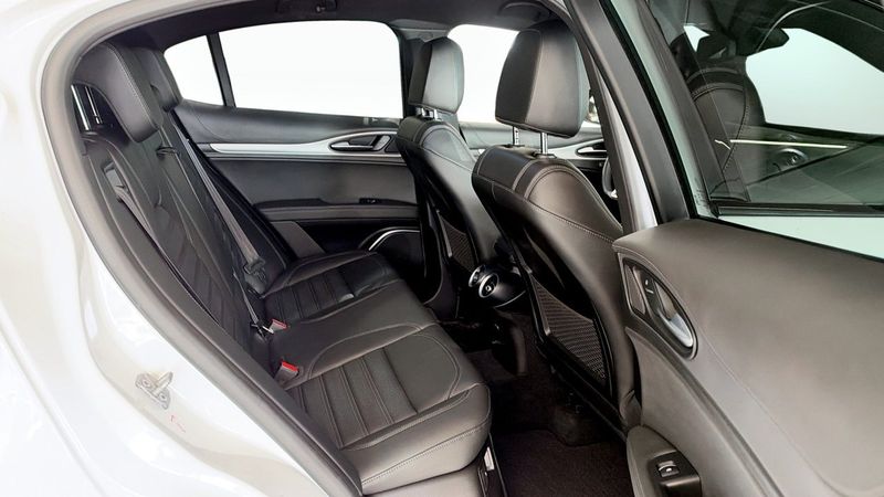 Alfa Romeo Stelvio bild 5