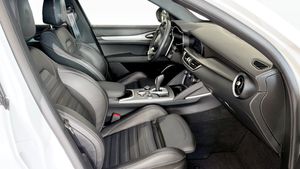 Alfa Romeo Stelvio bild 3