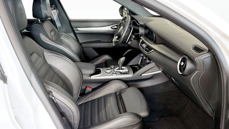 Alfa Romeo Stelvio bild 3