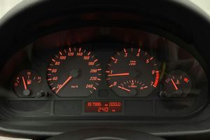 BMW 323 bild 10