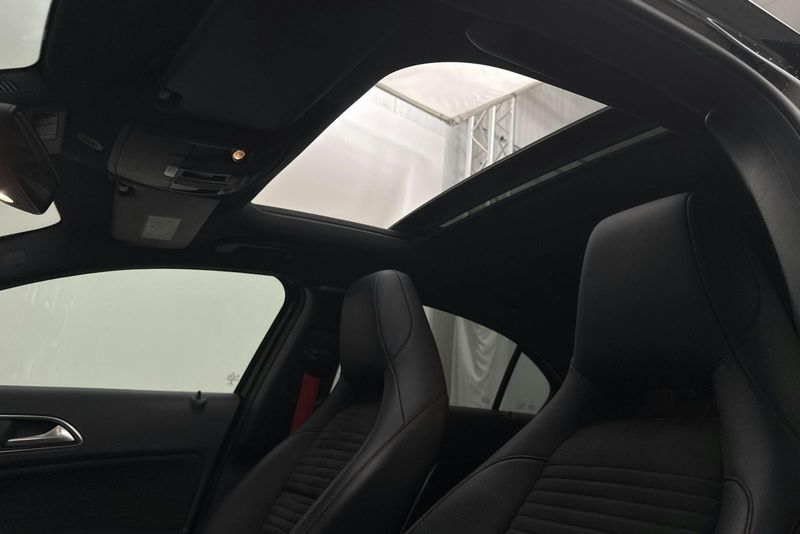 Mercedes A45 AMG bild 14