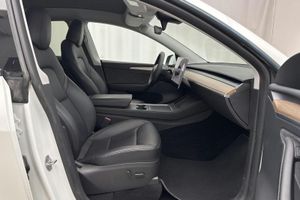 Tesla Model Y bild 7