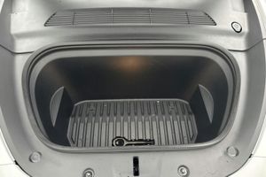 Tesla Model Y bild 9
