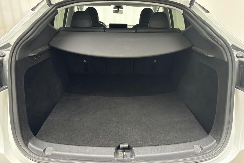 Tesla Model Y bild 10