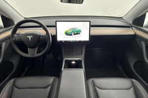 Tesla Model Y bild 6