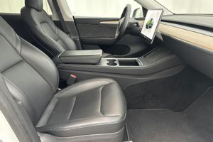 Tesla Model Y bild 7
