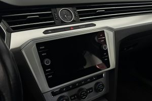 Volkswagen Passat bild 14