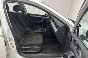 Volkswagen Passat bild 8
