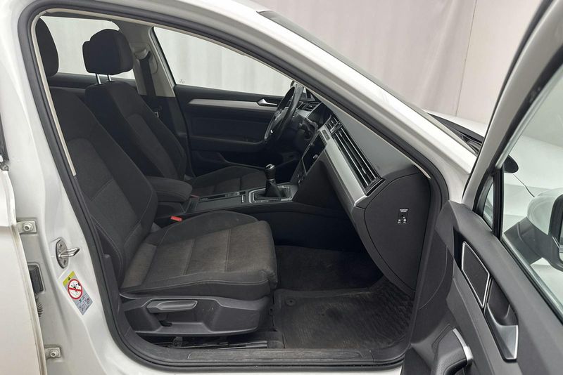 Volkswagen Passat bild 8