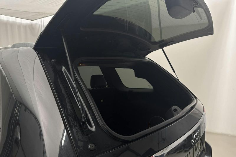Jeep Grand Cherokee bild 18
