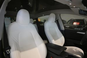 Tesla Model Y bild 12