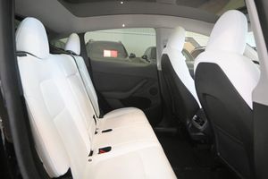 Tesla Model Y bild 14