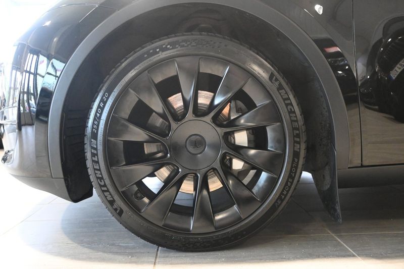 Tesla Model Y bild 6