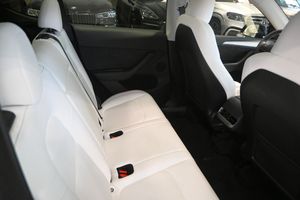 Tesla Model Y bild 13