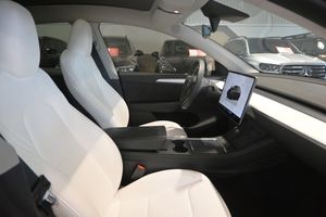 Tesla Model Y bild 11