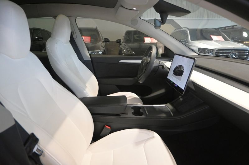 Tesla Model Y bild 11