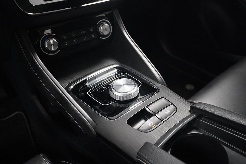 MG ZS EV bild 14