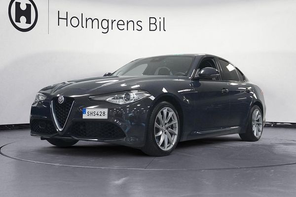 Alfa Romeo Giulia Veloce 2.0 Turbo Q4 AWD Backkamera Elstolar | Ränta 1,99% - 2017