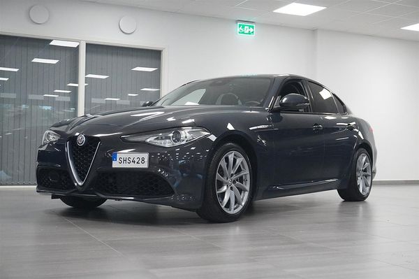 Alfa Romeo Giulia Veloce 2.0 Turbo Q4 AWD Backkamera Elstolar | Ränta 1,99% - 2017