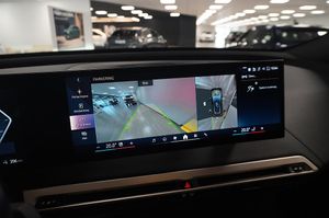 BMW iX bild 14