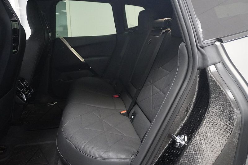 BMW iX bild 8