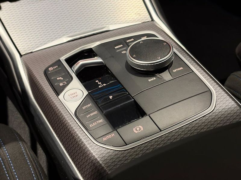 BMW 330 bild 16