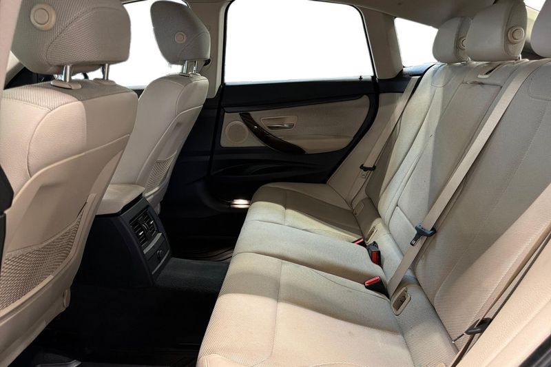 BMW 320 bild 14