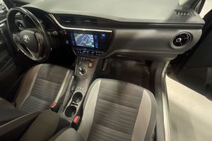 Toyota Auris bild 8