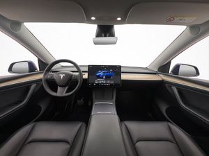 Tesla Model Y bild 15