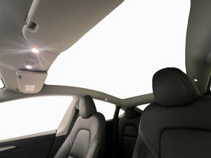 Tesla Model Y bild 13